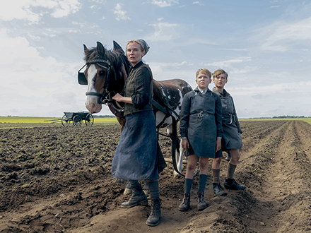AMRUM © 2025 bombero international GmbH & Co. KG / Rialto Film GmbH / Warner Bros. Entertainment GmbH / Mathias Bothor
